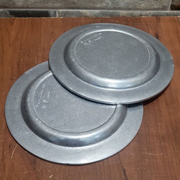 Two Vintage Wilton Armetale Plates Fluted Edges - Picture 8 of 12